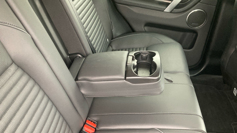 Land Rover Discovery Sport 2.0 D200 Dynamic SE 5dr Auto [5 Seat] Diesel Station Wagon